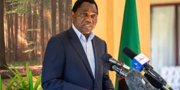 Hichilema en tête : le dépouillement des votes en Zambie atteint la mi-parcours