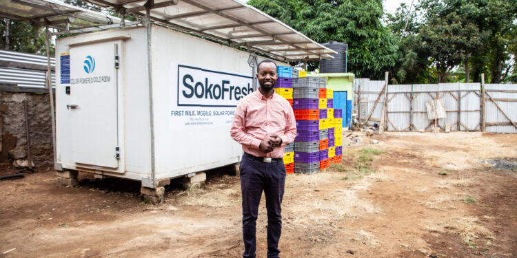 Kenya : un entrepôt frigorifique alimenté par l’énergie solaire aide les agriculteurs à réduire leurs déchets coûteux