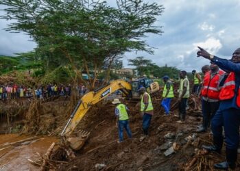Kenya : Ruto rend visite aux survivants des inondations et aux habitants des zones à haut risque sommés d'évacuer