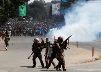 Kenya: cinq morts et le Parlement en feu lors des manifestations contre les taxes