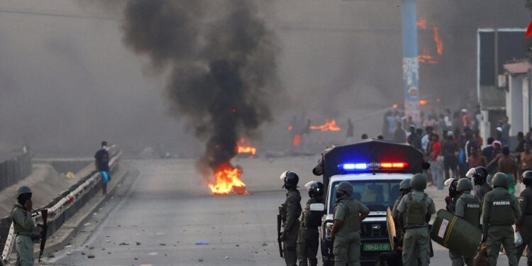 L'Afrique du Sud ferme sa principale frontière avec le Mozambique, invoquant des problèmes de sécurité dans le contexte des manifestations post-électorales