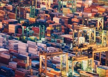 L'Organisation mondiale du commerce relève ses prévisions de croissance du commerce mondial pour 2025, de 0,9 % à 2,4 %.