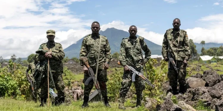L'Ouganda déploie des forces au Soudan du Sud alors que les craintes de guerre civile augmentent