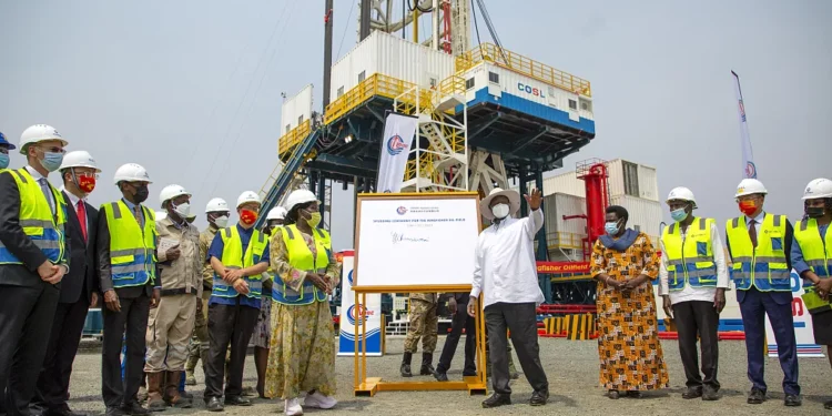 L'Ouganda lance son premier programme de forage pétrolier