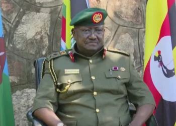 L'Ouganda traque les hommes armés qui ont tué deux touristes et leur guide