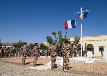 La France remet la base d'Abeché avant le retrait des troupes