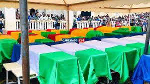 La Guinée enterre 36 victimes de l'effondrement de la décharge de Conakry