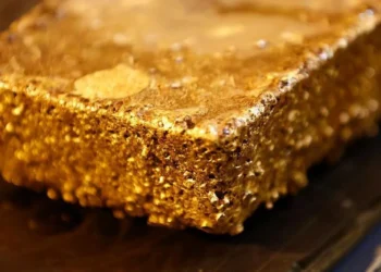 La Guinée interdit l'exportation d'or brut pour stimuler le raffinage local