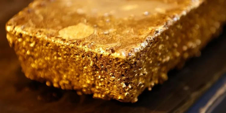 La Guinée interdit l'exportation d'or brut pour stimuler le raffinage local