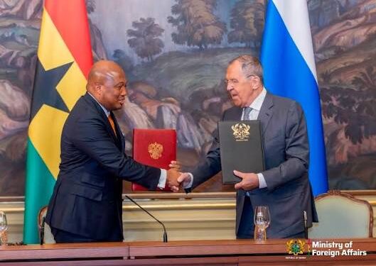 La Russie et le Ghana discutent du commerce et du recrutement de citoyens pour la guerre en Ukraine.