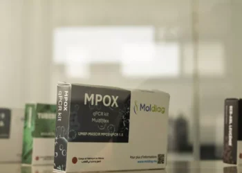 La Sierra Leone déclare la fin de l'épidémie de variole, mais les survivants sont victimes de discrimination.