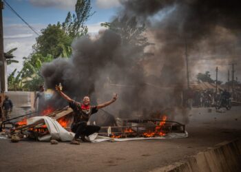 La Tanzanie lance une enquête sur les violences post-électorales, annonce la présidente Hassan au Parlement