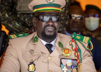 La Constitution de Nouvelle-Guinée autorise le chef de la junte à briguer la présidence