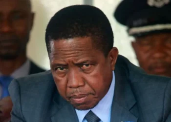 La famille de l'ancien président zambien Lungu suspend le rapatriement de sa dépouille