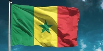 La flamme olympique arrive au Sénégal en amont du tout premier événement sportif olympique organisé en Afrique