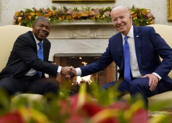 La visite de Biden en Angola vise à mettre en valeur ses tentatives de rivaliser avec la Chine