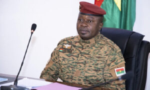 L'ancien dirigeant burkinabè, soupçonné de tentative de coup d'État, arrêté au Togo et expulsé