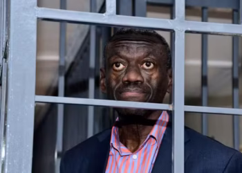 L'armée ougandaise prolonge la détention du leader de l'opposition Kizza Besigye