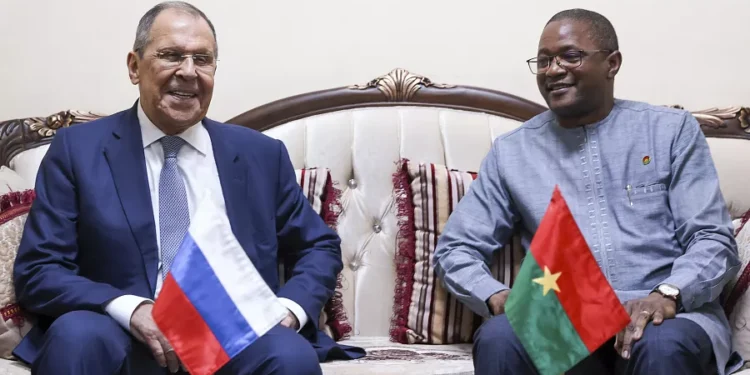 Lavrov arrive au Burkina Faso, troisième étape de sa tournée en Afrique