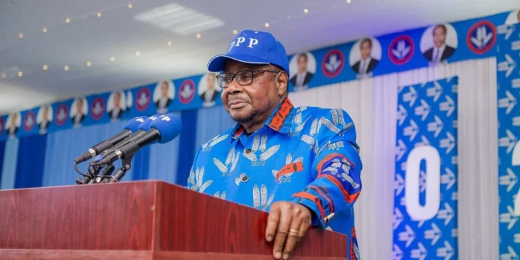 Le Malawi se rend aux urnes : Peter Mutharika tente son retour