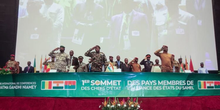 Le Mali, le Burkina Faso et le Niger vont lancer des passeports biométriques dans le cadre d'une nouvelle alliance