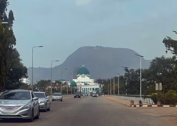 Le Nigeria abandonne les charges de terrorisme contre l'ancien ministre de la Justice : son avocat