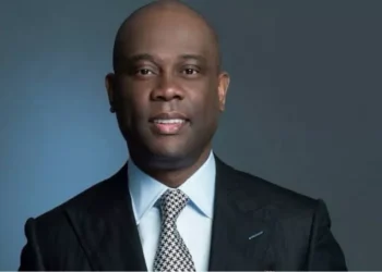 Le Nigeria pleure alors que les autorités enquêtent sur le crash d'un hélicoptère qui a tué le PDG d'une grande banque