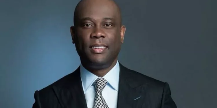 Le Nigeria pleure alors que les autorités enquêtent sur le crash d'un hélicoptère qui a tué le PDG d'une grande banque