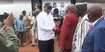 Le Premier ministre centrafricain met en garde les groupes armés après une attaque contre une ville proche de la frontière soudanaise.