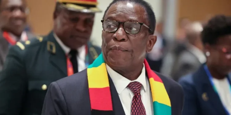 Le Sénat zimbabwéen approuve un projet de loi prolongeant le mandat présidentiel.