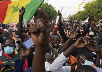 Le Sénégal se dirige vers les sondages au milieu de la crise budgétaire, menace de troubles