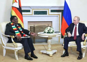 Le Zimbabwe cherche à attirer les touristes russes dans le cadre des négociations sur l’exemption de visa