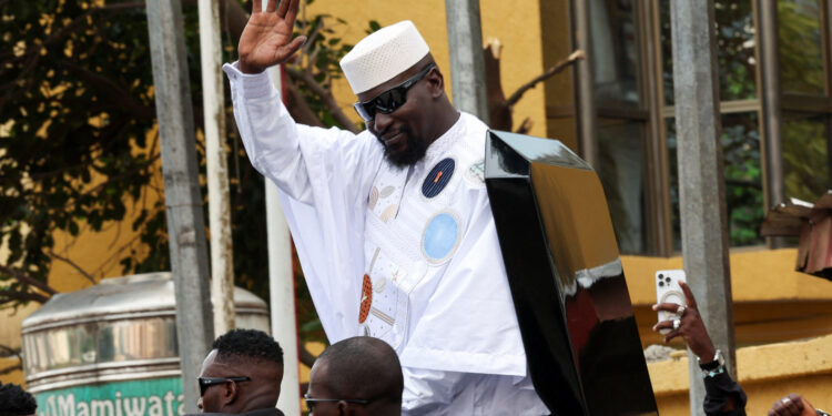 Le chef de la junte guinéenne, Mamadi Doumbouya, a prêté serment comme président.