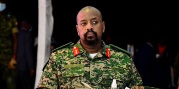 Le chef d'état-major de l'armée ougandaise suscite l'indignation après s'être vanté de la détention d'un avocat de l'opposition