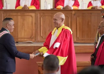 Le chef du coup d'État malgache a prêté serment et promet de nouvelles élections dans les deux ans.