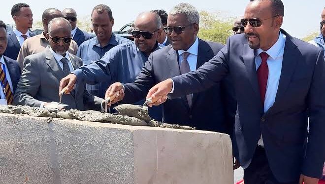 Le gouvernement nigérien a annoncé mercredi avoir signé un nouvel accord avec la société minière Madaouela (MAMICO) pour relancer un projet d'exploitation d'uranium dans le nord du pays.