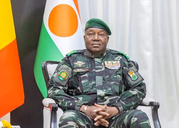 Le gouvernement nigérien a annoncé mercredi avoir signé un nouvel accord avec la société minière Madaouela (MAMICO) pour relancer un projet d'exploitation d'uranium dans le nord du pays.