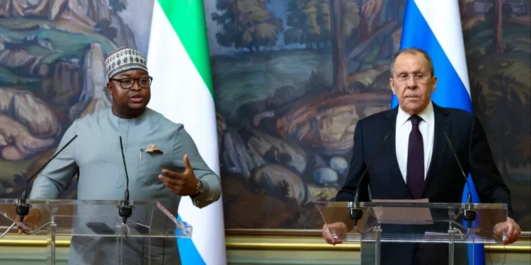 Le ministre russe des Affaires étrangères discute des relations bilatérales avec son homologue sierra-léonais