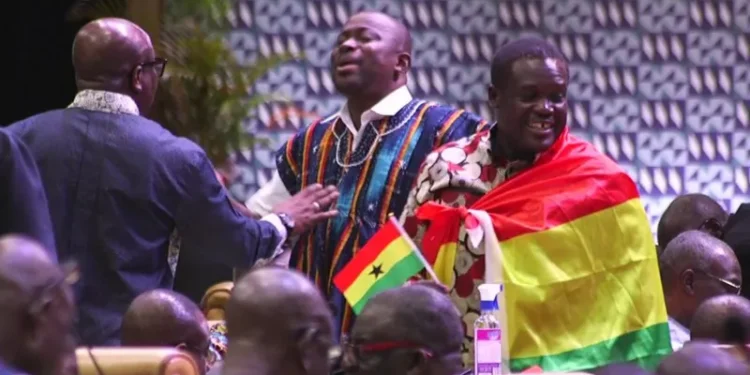 Le parlement ghanéen suspendu après des scènes chaotiques