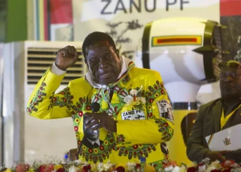 Le parti au pouvoir au Zimbabwe obtient la majorité qualifiée au Parlement