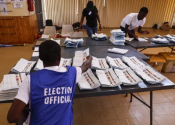 Le parti au pouvoir en Namibie prend la tête des élections