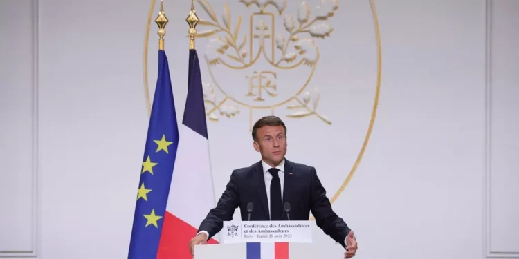 Le président Macron aborde la situation au Sahel