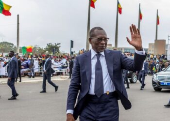 Le président béninois Talon remercie les chefs de l'armée pour leur loyauté face à la tentative de coup d'État.