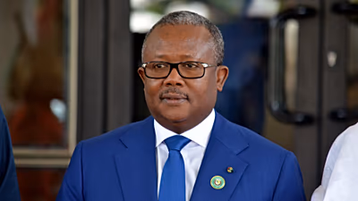 Le président bissau-guinéen en exil Embalo annonce son retour dans un climat de tension politique