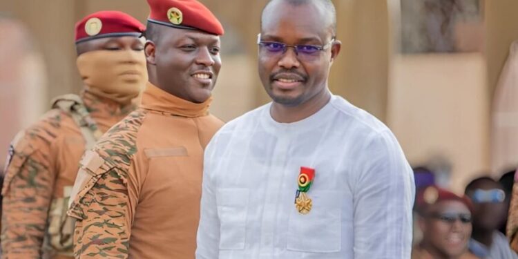 Le président burkinabè nomme un nouveau Premier ministre après avoir dissous le gouvernement