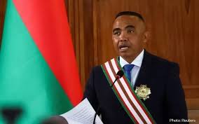 Le président de Madagascar déclare l'état d'urgence face aux inquiétudes concernant l'approvisionnement en carburant.