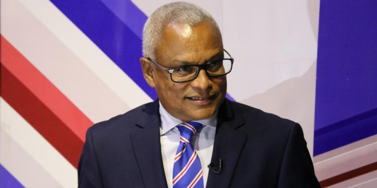 Le président du Cap-Vert, Neves, briguera un nouveau mandat en novembre