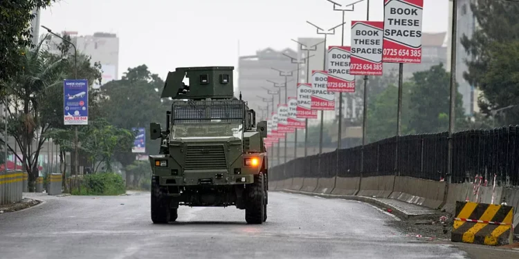 Le président kenyan résonne et soutient les forces de sécurité après des manifestations meurtrières