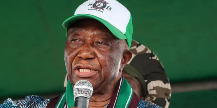 Le président libérien réduit son salaire de 40 %