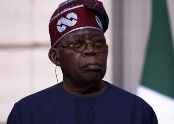 Le président nigérian déclare l'état d'urgence, suspend le gouverneur, d'autres fonctionnaires